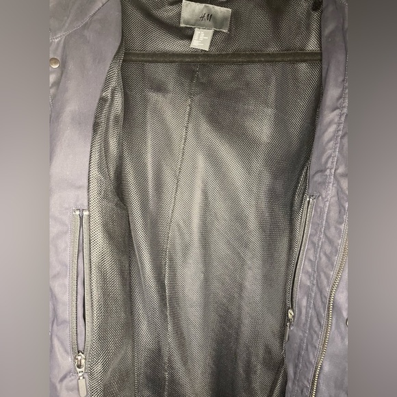 H&M Men’s Black Windbreaker Jacket - Picture 6 of 10